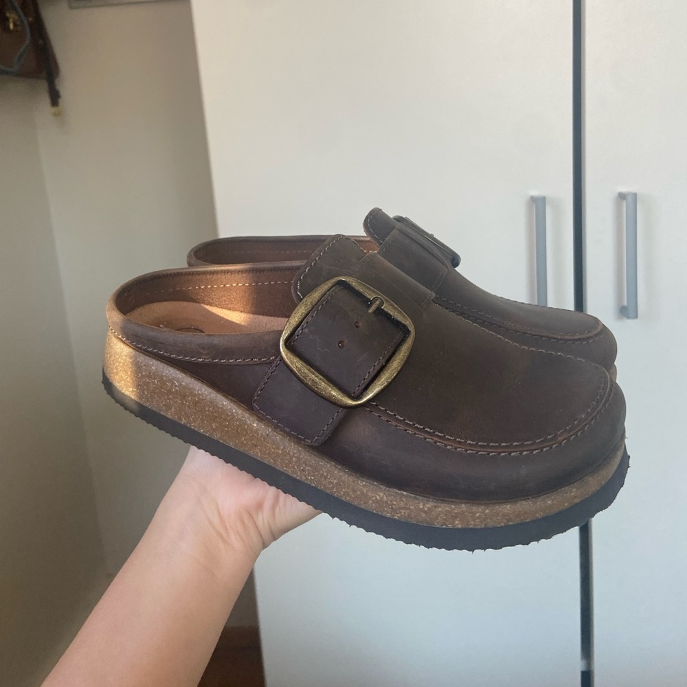 White Mountain Brown Clogs